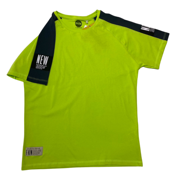 Camiseta masc verde preta. Fakini